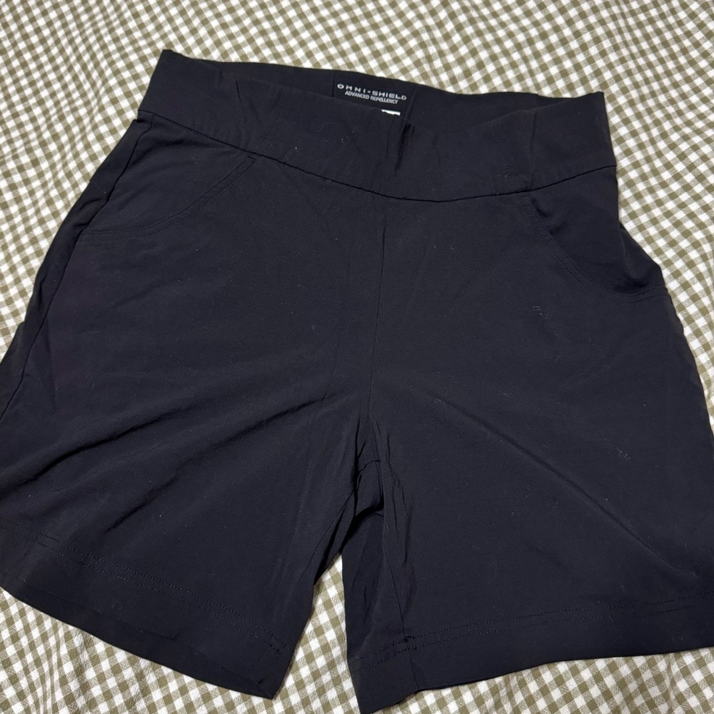 Columbia Anytime casual shorts. Black. Size M. 5 inch inseam